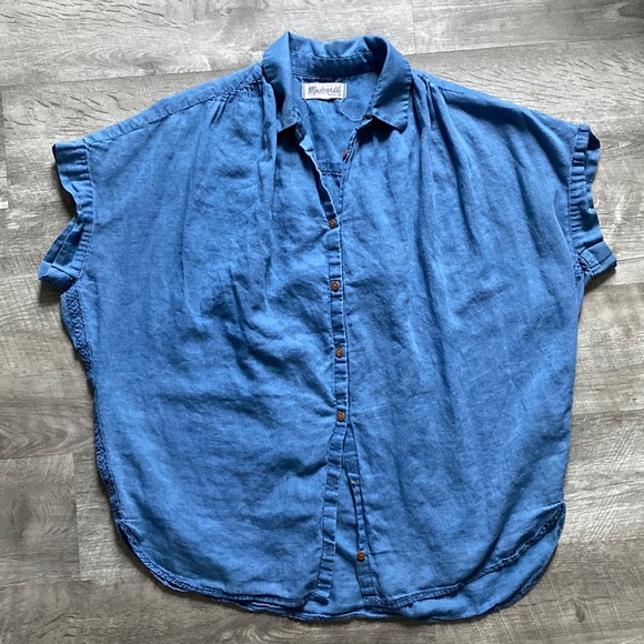 Madewell Tops - Madewell blue denim button up top — size small